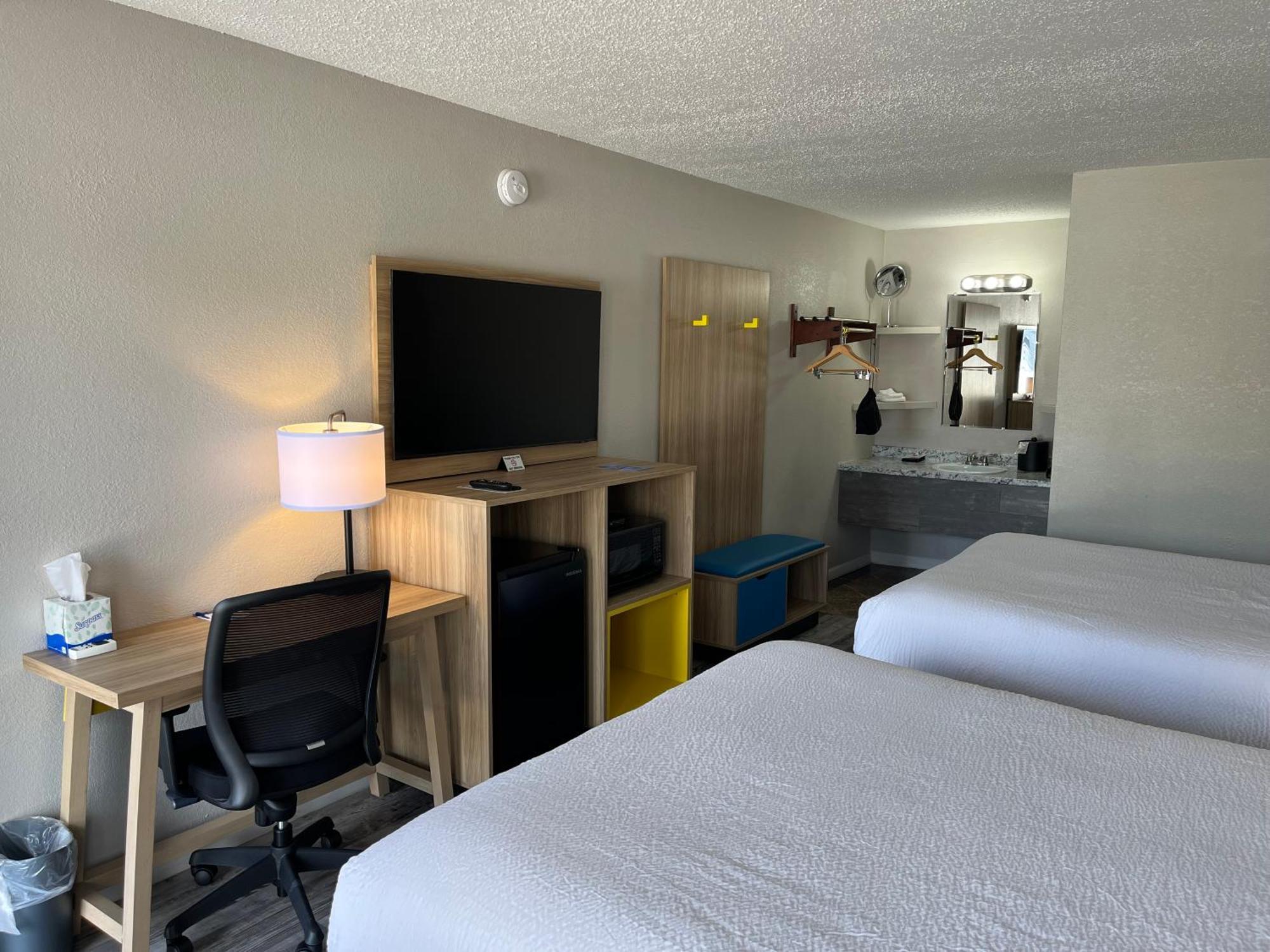 Days Inn By Wyndham Branson Ozarks Bagian luar foto
