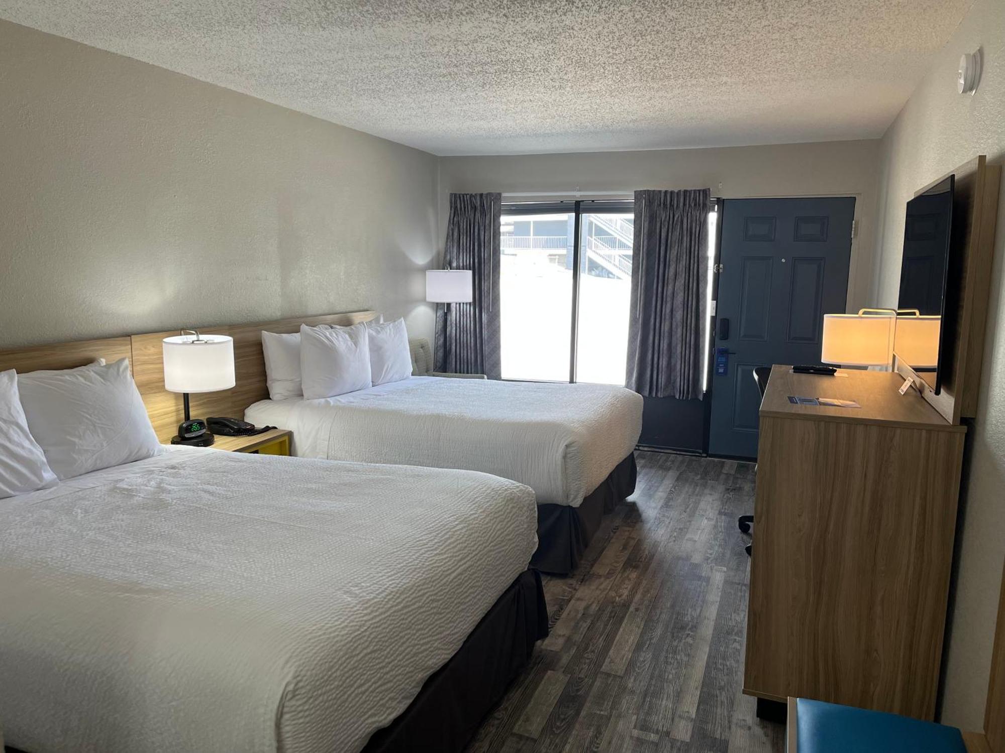Days Inn By Wyndham Branson Ozarks Bagian luar foto